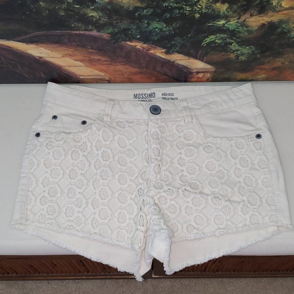 Mossimo Off-White Crochet Embroidered Shorts
